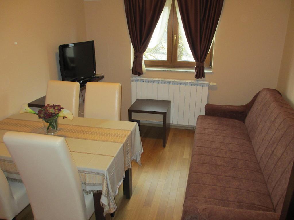 Apartments Manjan Krasno Polje Δωμάτιο φωτογραφία